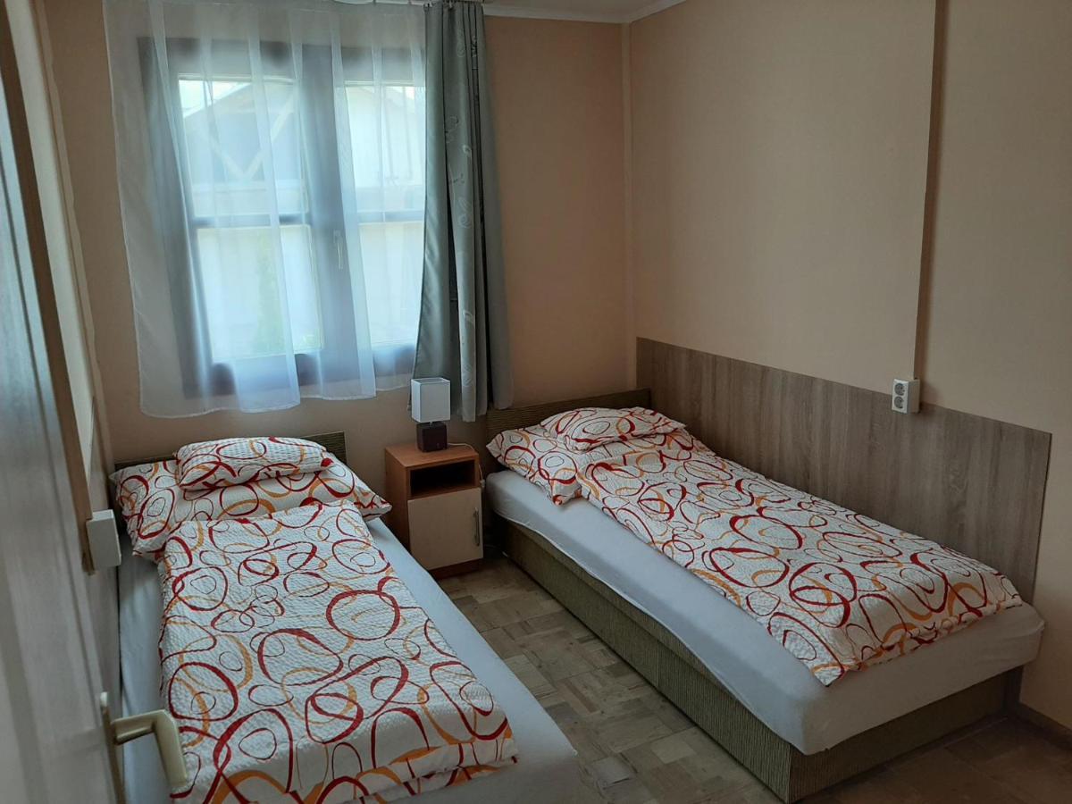Fortuna Apartmanhazak Богач Экстерьер фото